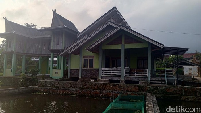Kondisi terkini dari rumah pintar yang terletak di Desa Cibeureum Wetan, Kecamatan Cimalaka, Kabupaten Sumedang.