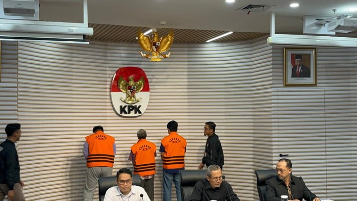 KPK Tahan 3 Tersangka Dugaan Korupsi PLN Sumbagsel (Anggi/detikcom)