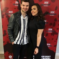 Pada 2024 ini Kym Marsh muncul dengan kabar asmara terbarunya. Dia disebut cinta lokasi dengan Samuel Thomas, lawan mainnya di pertunjukan teater 101 Dalmations: The Musical. Foto: Dok. Instagram Kym Marsh
