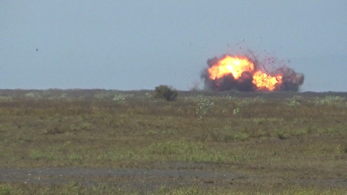 Latihan operasi udara di Air Weapon Range di Desa Pandan Wangi, Tempeh, Lumajang