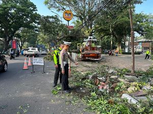 Truk Pengangkut Crane Kecelakaan di Setiabudi Bandung, Sopir Tewas