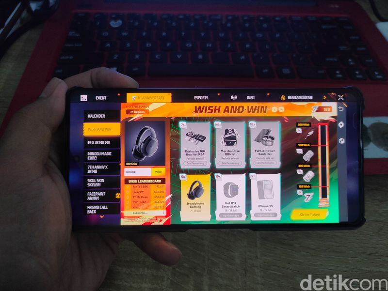 Keseruan main Free Fire di Update 7th Anniversary. Tidak hanya karakter baru, dan mode permainan yang bikin nostalgia, tapi juga terdapat hadiah iPhone 15.