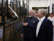 Momen Putin Ajak PM India Modi Keliling Kediamannya di Dekat Moskow