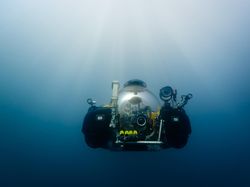 Intip Isi Kapal Canggih OceanX di Tanjung Priok