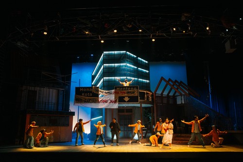Panggung Musikal Keluarga Cemara Digelar di Ciputra Artpreneur Theatre, Jakarta.