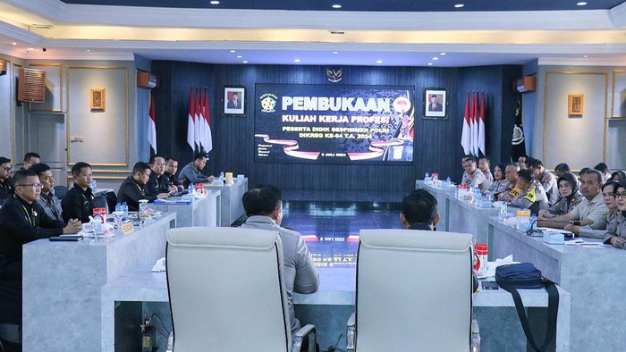 Pembukaan KKP Sespimen Polri di Polresta Malang