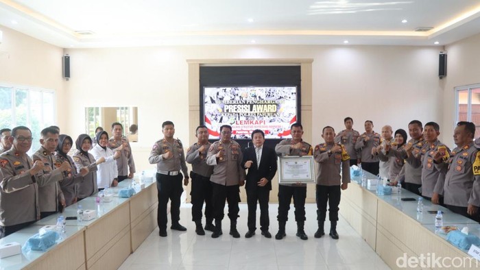 Penghargaan Presisi Award untuk Kapolres Pasuruan AKBP Teddy Chandra