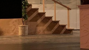 Bayangan di tangga tampak seperti tangga lainnya. Foto: Brightside/JazzFricker/Reddit