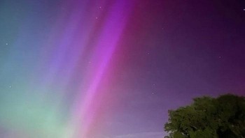 Aurora yang indah muncul saat foto di hari pernikahan. Foto: Bored Panda