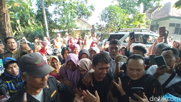 Potret Sambutan Pegi Setiawan di Cirebon Potret Sambutan Pegi Setiawan di Cirebon