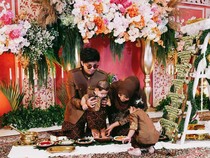 Tedak Siten Azura Anak Atta dan Aurel, Ini Makna Melewati Tujuh Jadah