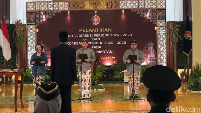 Pelantikan jajaran direksi PT Taru Martani di Kompleks Kepatihan, Kota Jogja, Selasa (9/7/2024).