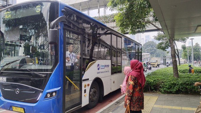 Revitalisasi Halte TransJakarta Benhil belum selesai (Ammar/detikcom)
