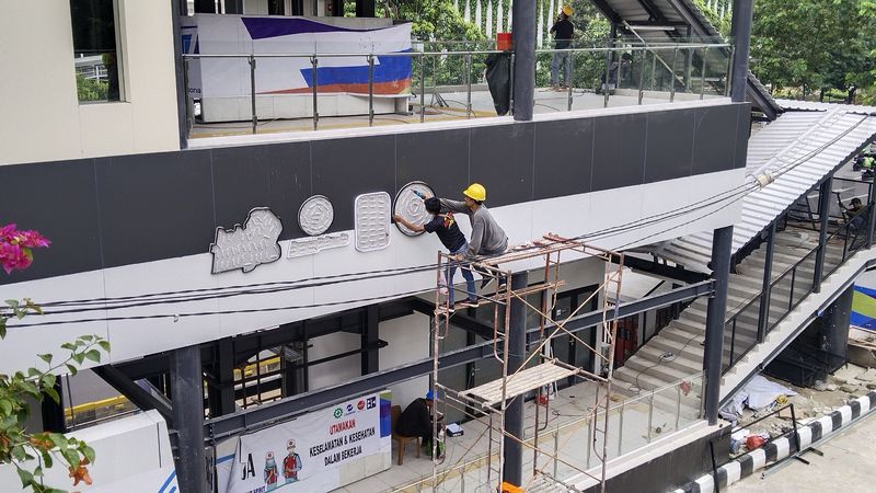 Revitalisasi Halte TransJakarta Benhil belum selesai (Ammar/detikcom)
