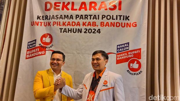 Sahrul Gunawan dan Gun Gun Gunawan saat berfoto bersama selepas kegiatan deklarasi Alus Pisan