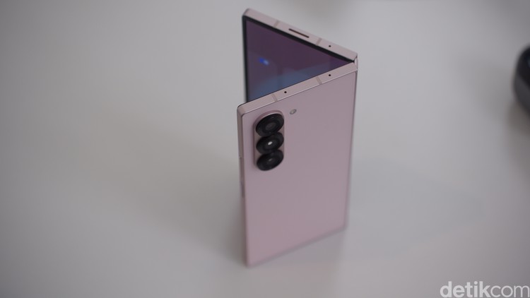 Samsung Galaxy Z Fold 6 Embargo