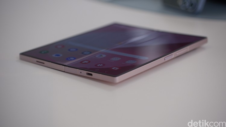 Samsung Galaxy Z Fold 6 Embargo