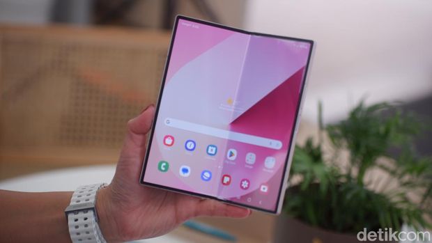 Samsung Galaxy Z Fold 6 Embargo