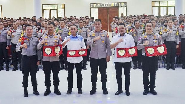 Sukabumi-Dalam rangka meningkatkan kualitas hasil pendidikan, Setukpa Lemdiklat Polri mengatur diskusi panel Integrasi manajemen fungsi teknis kepolisian pada menghadapi pemilihan kepala tempat (Pilkada) serentak tahun 2024. Kegiatan ini dilaksanakan guna terwujudnya kamtibmas yang tersebut kondusif.