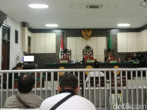 Sopir PO Haryanto Tabrak Pajero di Tol Batang Divonis 1 Tahun 7 Bulan