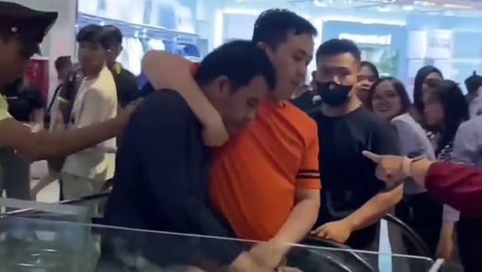 Tangkapan layar pelaku copet diamankan di Grand Mall Batam. (Dok. Istimewa)