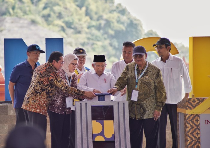 Wakil Presiden RI Ma’ruf Amin meresmikan Bendungan Cipanas, di Desa Cibuluh, Kecamatan Ujungjaya, Kabupaten Sumedang, Jawa Barat, pada Selasa (9/7/2024) siang.