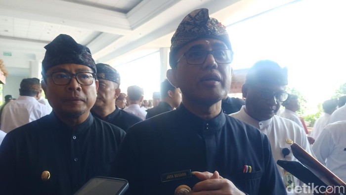 Wali Kota Denpasar I Gusti Ngurah Jaya Negara saat ditemui di gedung Dharma Negara Alaya, Denpasar, Bali pada Selasa (9/7/2024). (Ni Made Lastri Karsiani Putri-detikBali)