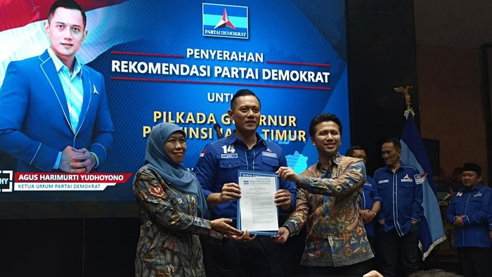 AHY bersama Khofifah dan Emil Dardak (Tiara/detikcom)