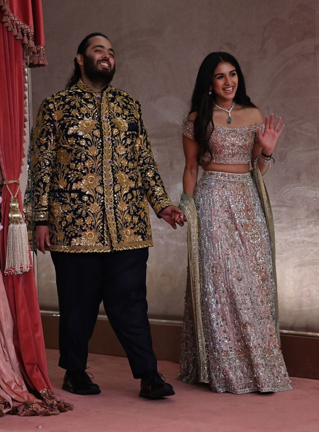 Pesta pranikah ini hanya merupakan awal dari rangkaian perayaan pernikahan Anant Ambani dan Radhika Merchant yang dijadwalkan akan berlangsung hingga 14 Juli. Upacara pernikahan mereka akan digelar pada 12 Juli. Foto: dok. Getty Images