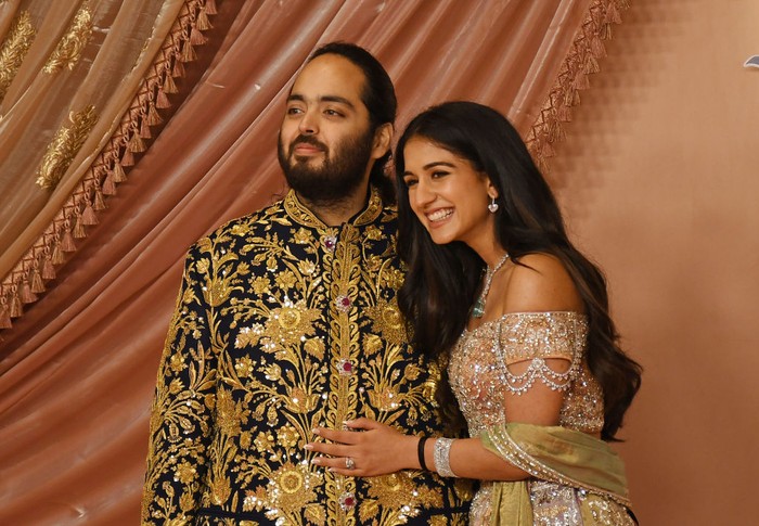 Anant Ambani dan Radhika Merchant di upacara sangeet