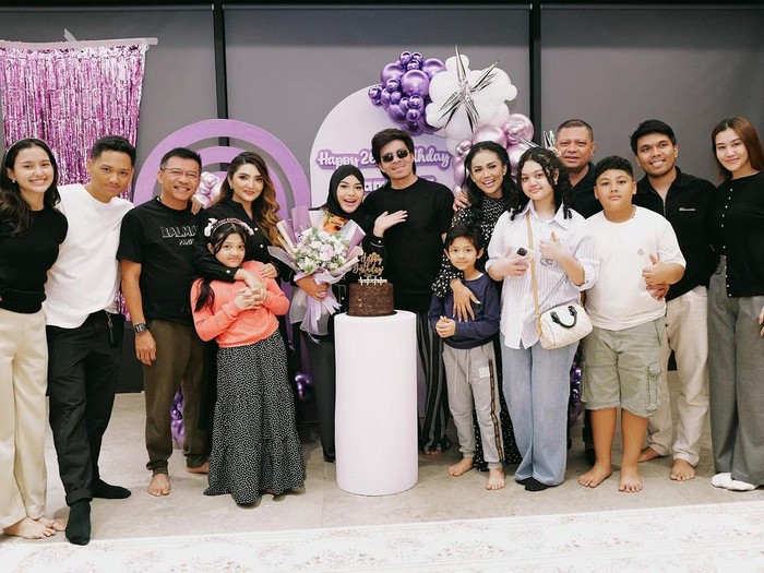 Atta Halilintar dan Aurel Hermansyah Ulang Tahun Aurel Hermansyah