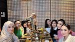 Ulang Tahun Aurel Hermansyah Dihadiahi Kue Cokelat dan Kue Uang