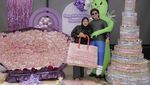 Ulang Tahun Aurel Hermansyah Dihadiahi Kue Cokelat dan Kue Uang