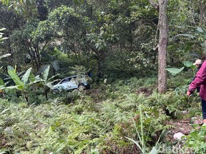 Cerita Korban Avanza Terjun ke Jurang Mojokerto: 3 Orang Terlempar Keluar