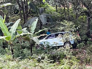 Avanza Muat Keluarga Surabaya Nyemplung Jurang di Mojokerto Diduga Overload