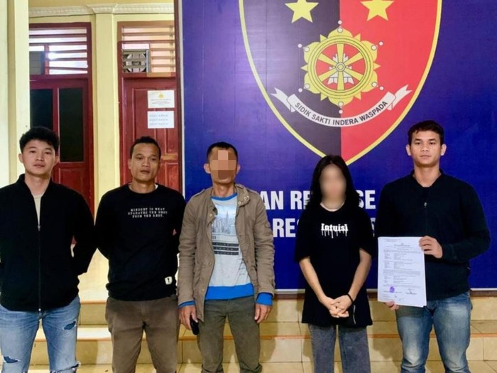 CAS saat dibawa ke kantor polisi.