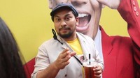 Selain risoles, salah satu minuman favoritnya ada racikan teh yang dingin dan segar. Tompi sendiri punya pola makan yang sederhana tapi tetap sehat. Foto: Instagram Dr Tompi