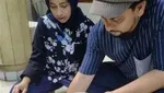 Gaya Dr Tompi Cicip Seafood Panggang hingga Nasi Tumpeng