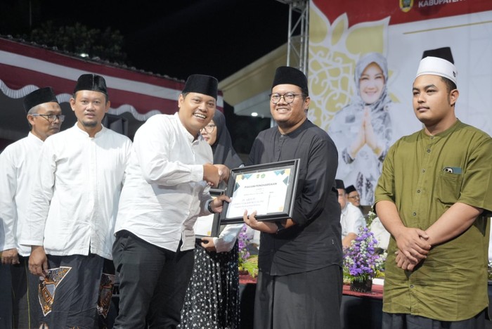 Gelaran pengajian akbar perayaan Tahun Baru Islam 1446 Hijriyah di Masjid Agung Al Aqsha, Selasa (9/7/2024) malam.