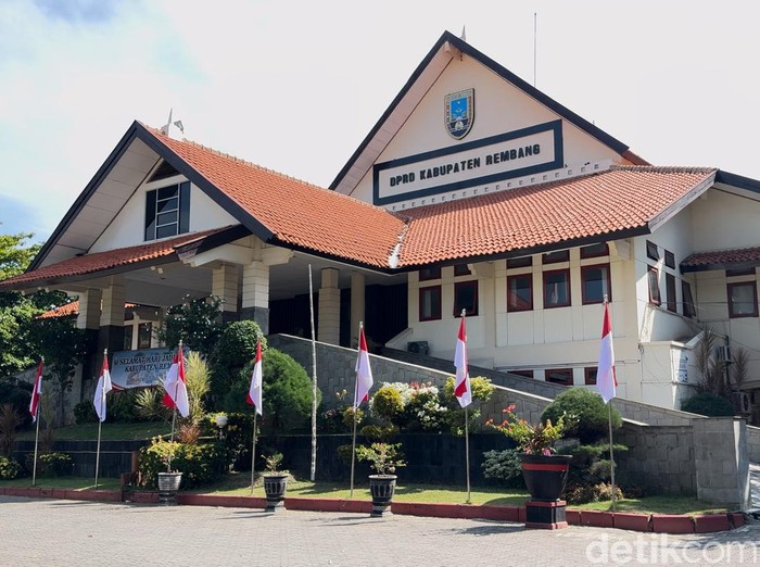Kantor DPRD Rembang, Rabu (10/7/2024).