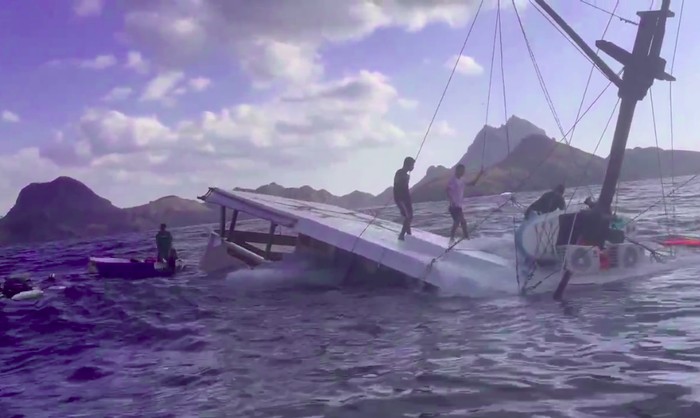 Kapal wisata tenggalam di Labuan Bajo