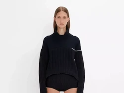 Victoria Beckham Rilis Kaus Kaki dari Sutra, Harganya Rp 3,1 Juta