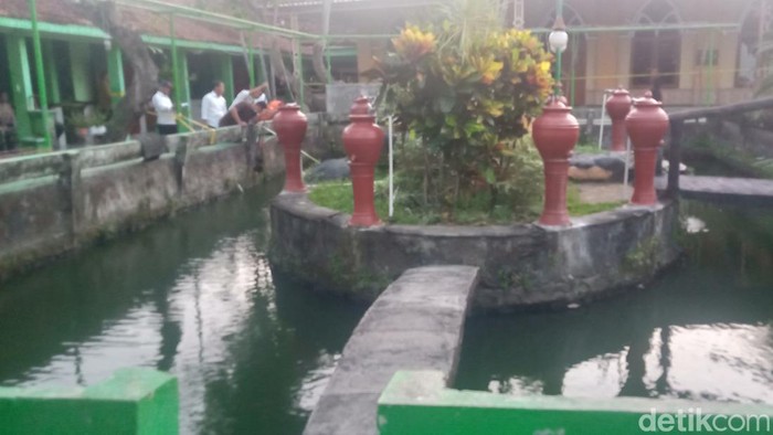 Kolam di taman SMAN 1 Cawas, Klaten, Rabu (10/7/2024).