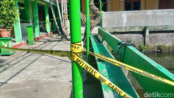 Kolam TKP Ketua SMAN 1 Cawas Klaten tewas kesetrum saat ulang tahun. Foto diambil Rabu (10/7/2024).