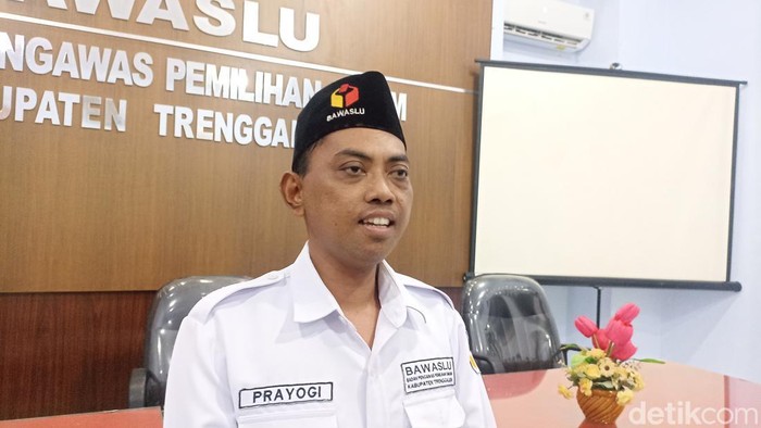 Komisioner Bawaslu Trenggalek Prayogi.