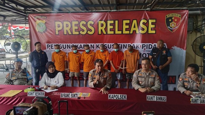 Konferensi pers penangkapan maling motor di Kebayoran Baru (Ammar/detikcom)
