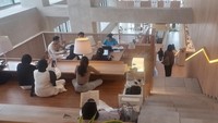 Asyiknya lagi, tak ada pungutan biaya untuk bisa masuk ke perpustakaan Jakarta. Pengunjung hanya perlu melakukan registrasi ketika masuk area perpustakaan. (Muhammad Lugas Pribady/detikTravel)