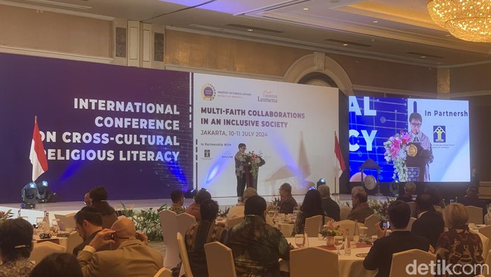 Menlu Retno Marsudi membuka Konferensi Internasional Literasi Keagamaan Lintas Budaya (LKLB)