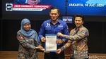 Momen AHY Serahkan Rekomendasi Pilgub untuk Khofifah hingga Adik Nazaruddin