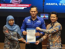 Momen AHY Serahkan Rekomendasi Pilgub untuk Khofifah hingga Adik Nazaruddin